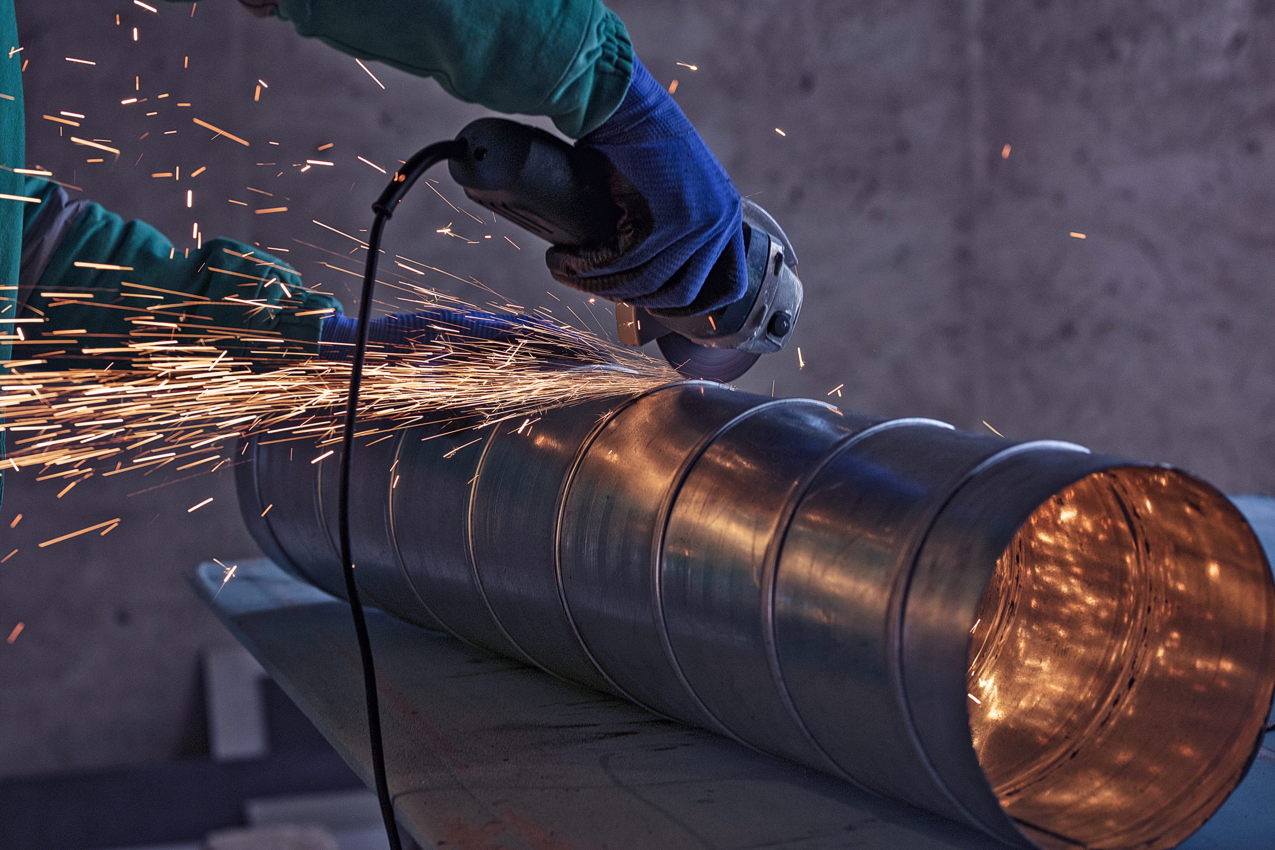 arc-welding-steel-construction-site